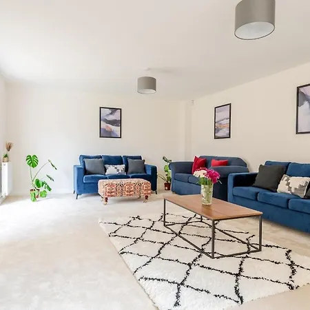 4 Bedroom Contractor & Family In Hébergement de vacances Bristol
