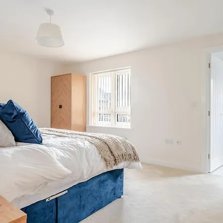 4 Bedroom Contractor & Family In Hébergement de vacances
