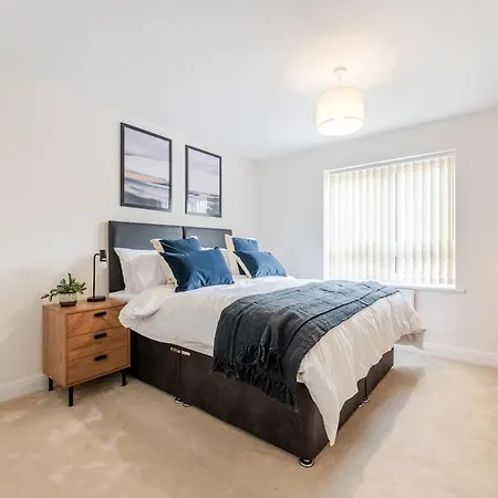 Hébergement de vacances 4 Bedroom Contractor & Family In *